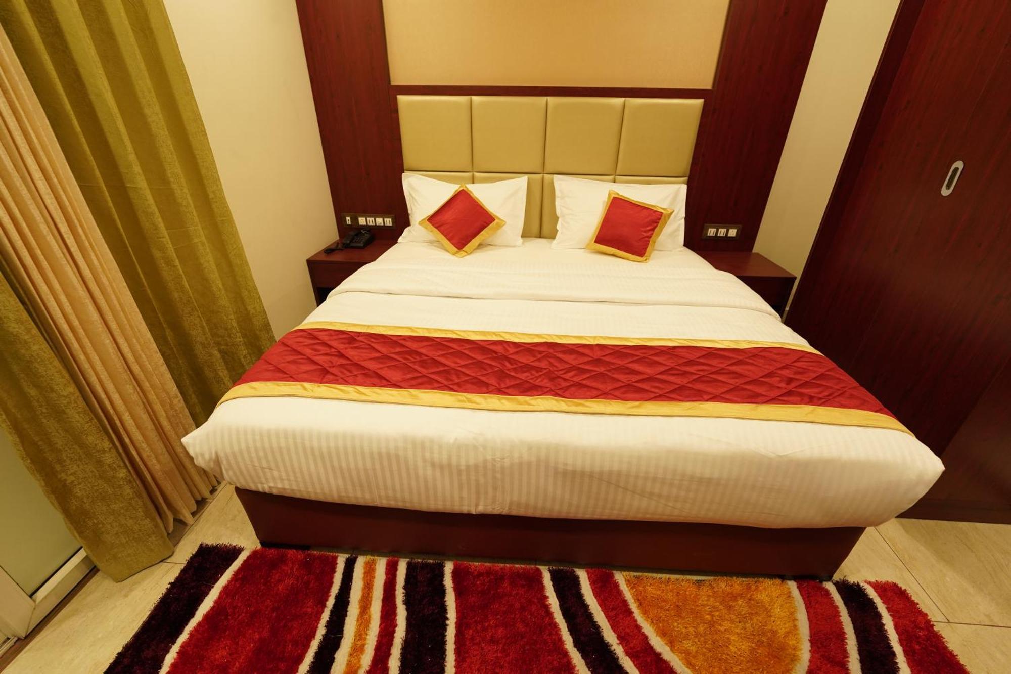 Hotel Newline Orchid Гуруваюр Экстерьер фото