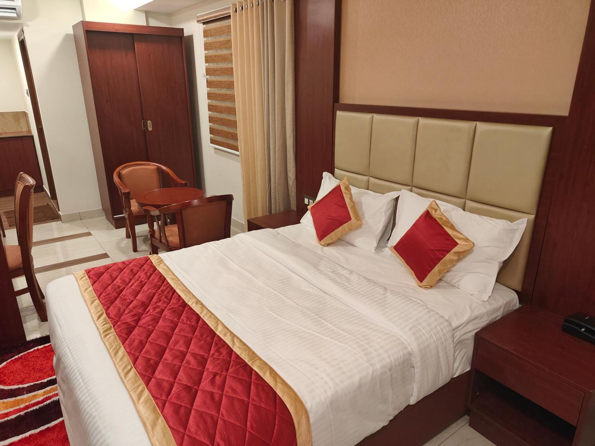 Hotel Newline Orchid Гуруваюр Экстерьер фото