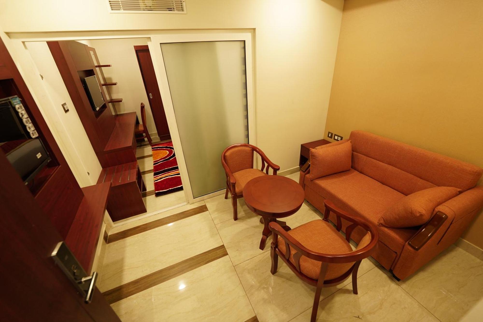 Hotel Newline Orchid Гуруваюр Экстерьер фото