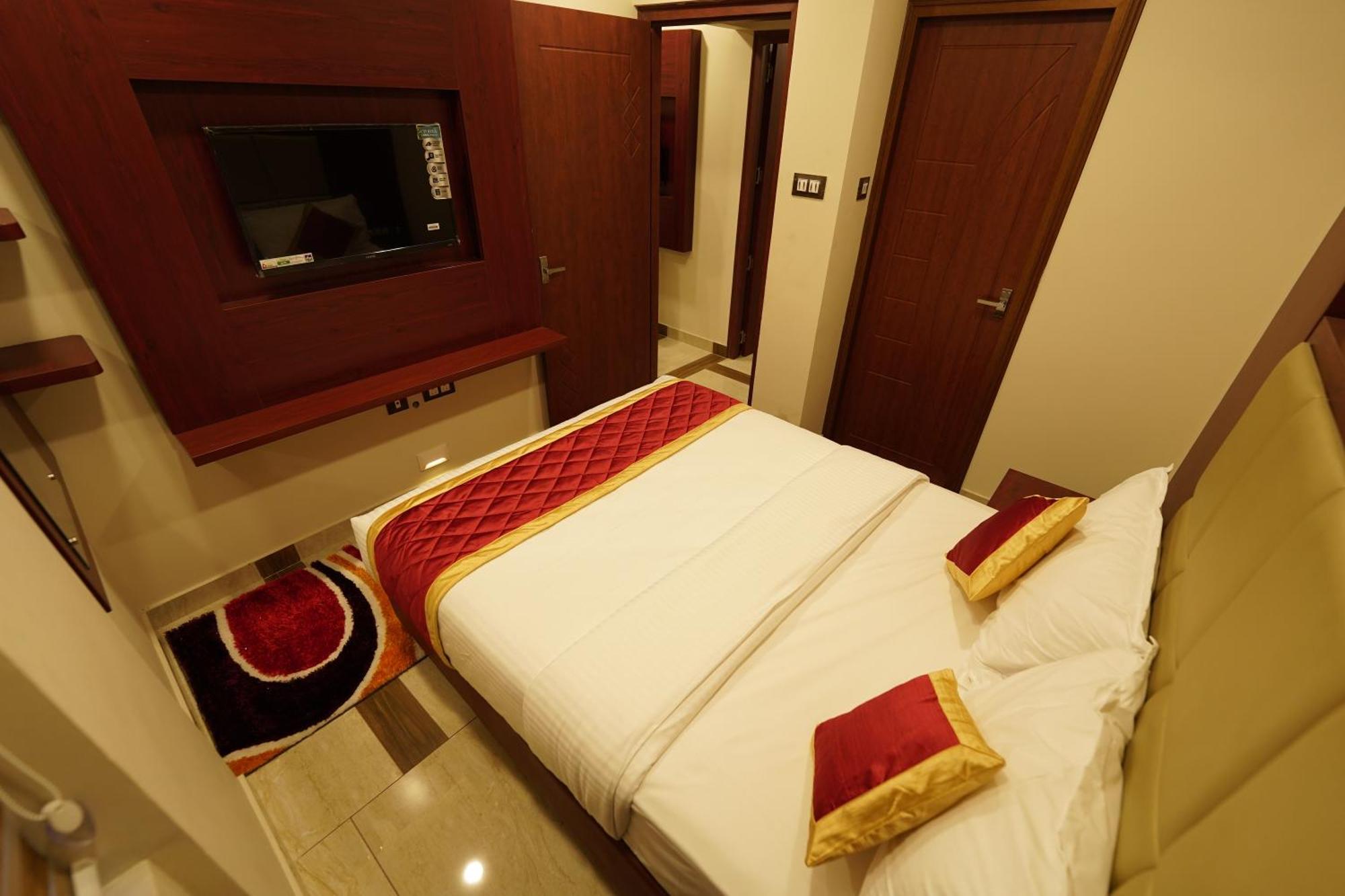 Hotel Newline Orchid Гуруваюр Экстерьер фото